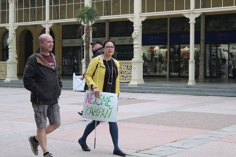 Demonstrace v Mariánských Lázních.