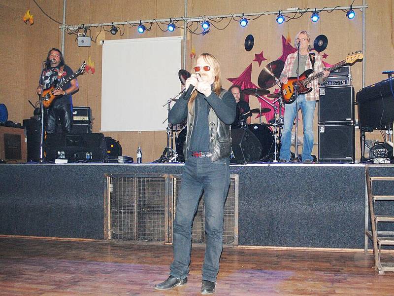 Karlovarská kapela Uriah Heep revival zahrála v ašském Klubíčku.