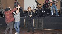 Karlovarská kapela Uriah Heep revival zahrála v ašském Klubíčku.
