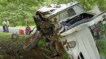 K těžké dopravní nehodě nákladního automobilu došlo ve čtvrtek 2. července nedaleko od obce Mnichov u Mariánských Lázních