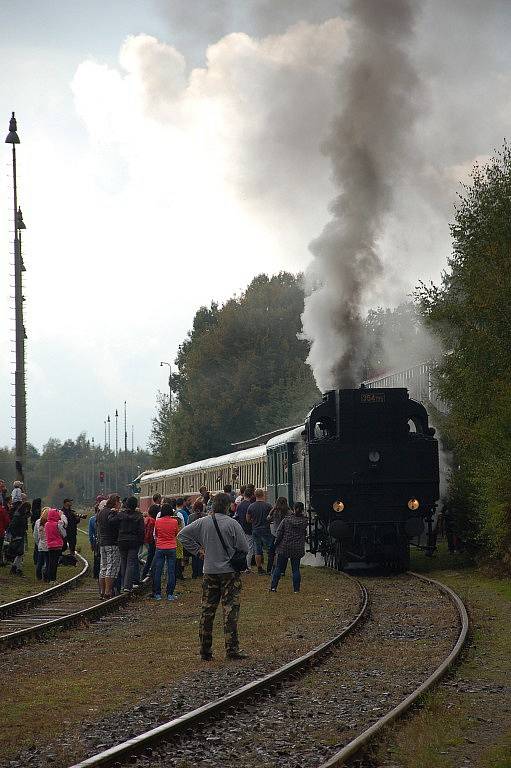 Den železnice se oslavoval i na Chebsku. Přijela sem historická Všudybylka. 