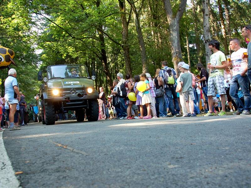 Několik stovek hostů z Lubů a německého města Erlbach a dalších měst zavítalo o víkendu do Lubů. Konal se tu již devatenáctý ročník Hraničních slavností. 