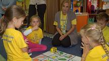   ŠKOLKA HROU. Mateřská škola Vora Mariánské Lázně otevřela Metodické centrum pro předškolní vzdělávání. Děti se v rámci projektu seznámí se spoustou zajímavých věcí. Například se naučí pracovat s interaktivní tabulí.