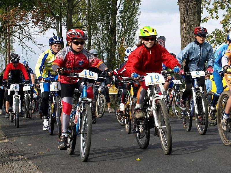 Cyklistické závody v Lipové. 