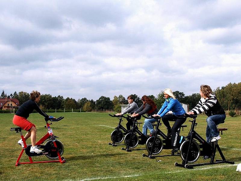 Cyklistické závody v Lipové. 