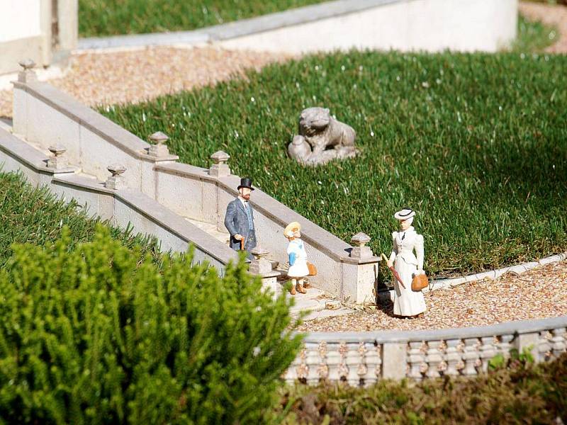 Park s miniaturami památek České republiky se pro veřejnost otevřel 19. června 1999 a jeho tvůrcem je Radek Míka. Zpřístupnění parku však předcházelo pět let práce, pět let, kdy se ho lidé ptali, zda to myslí vážně. 
