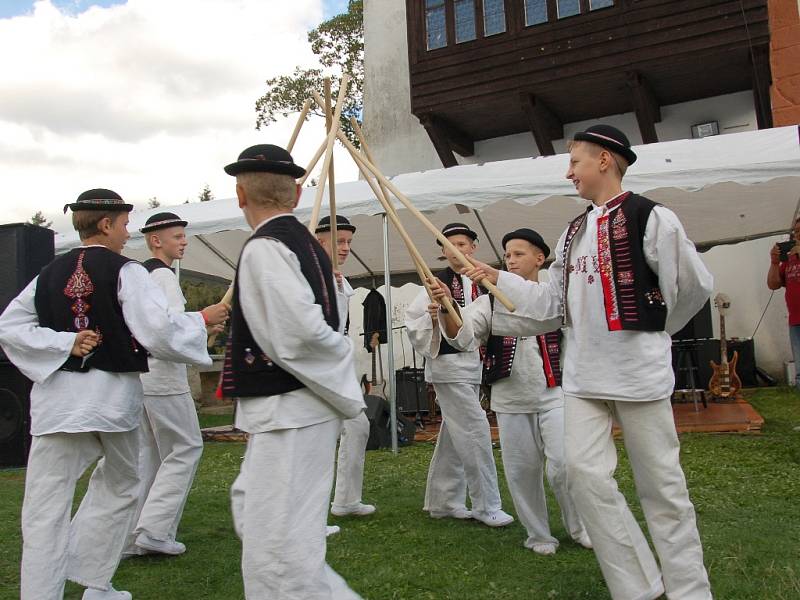 Víkend na hradě Seeberg byl ve znamení 740. výročí a vína.