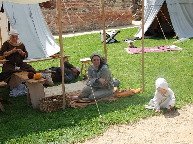 Chebský hrad poprvé oživily středověké slavnosti. 