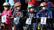 Na sedmdesát dětí se utkalo na vrchu Háj v Aši ve velmi zajímavém závodě koloběžek. 