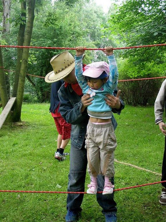 Děti z chebské mateřské školy Pohádka v Dragounské ulici si užily oslavu Dne dětí jako indiáni