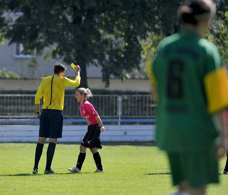 Domácí premiéra fotbalistkám Hvězdy nevyšla