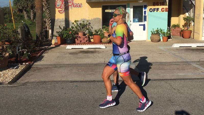 Čtrnácté místo obsadila na Ironman Florida ve své věkové kategorii triatlonistka USK Akademik Cheb Sandra Stolarcikova, která v celkovém hodnocení kategorie žen skončila na skvělém 68. místě.  Foto: Archiv Sandry Stolarcikove