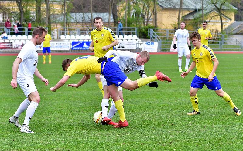 FC Viktoria Mariánské Lázně – SK Senco Doubravka 0:1 (0:1).