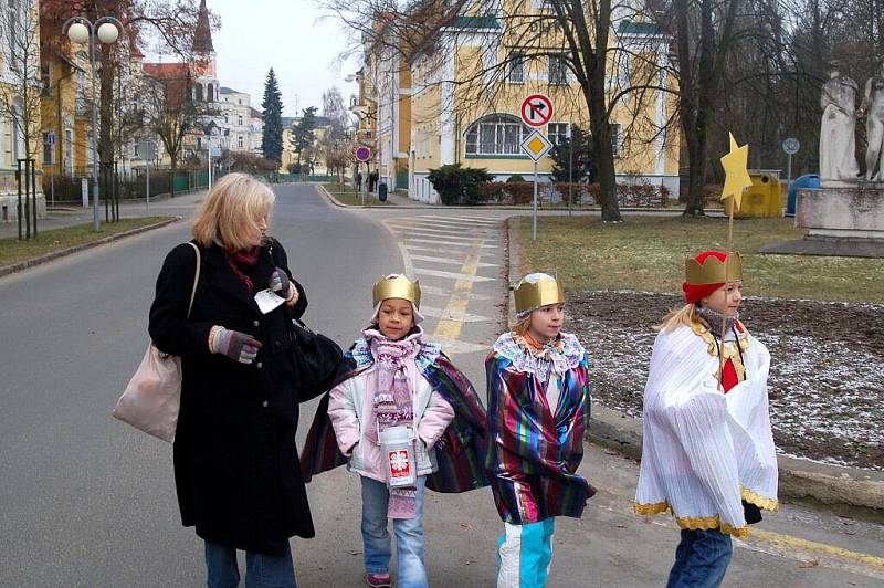 Koledníci ze Tříkrálové sbírky ve Františkových Lázních