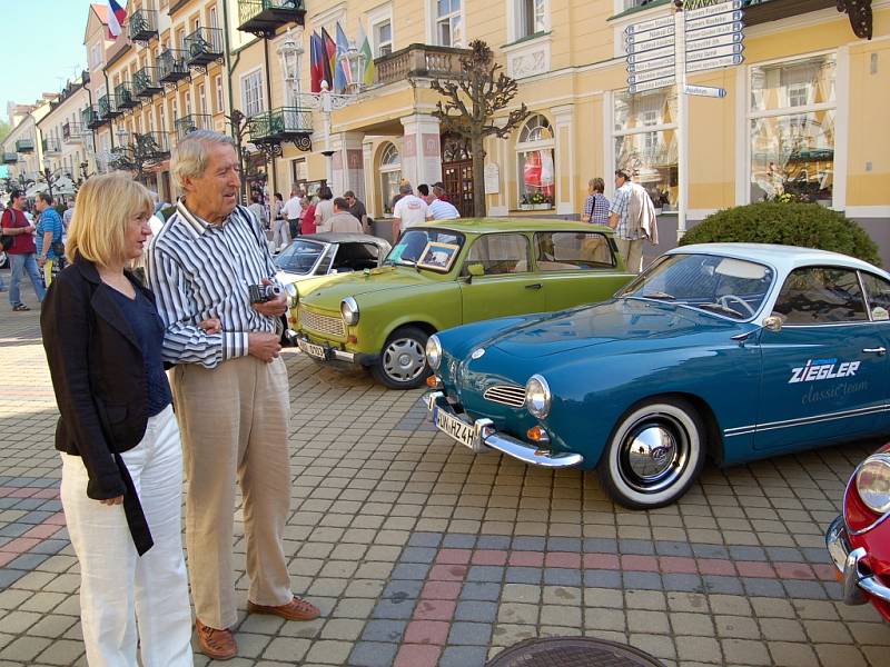 XIV. ročník Mezinárodní soutěže elegance historických vozidel se uskutečnil ve Františkových Lázních.