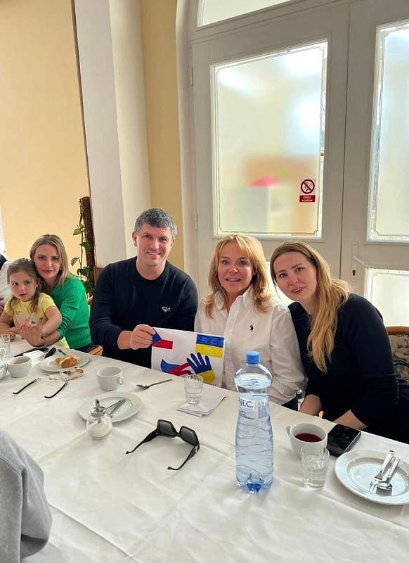 Zapomenout dětem na válku pomáhali v Mariánských Lázních. Konal se tam totiž 21. března Den dětí, na který přišlo okolo pěti set ukrajinských dětí.