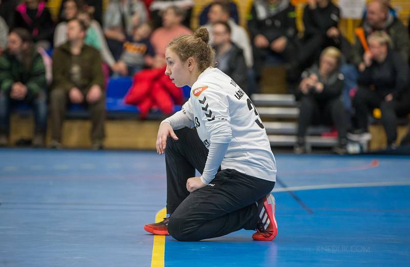 Házenkářky Lázní Kynžvart porazily v interlize na domácí palubovce DHC Plzeň 37:22.