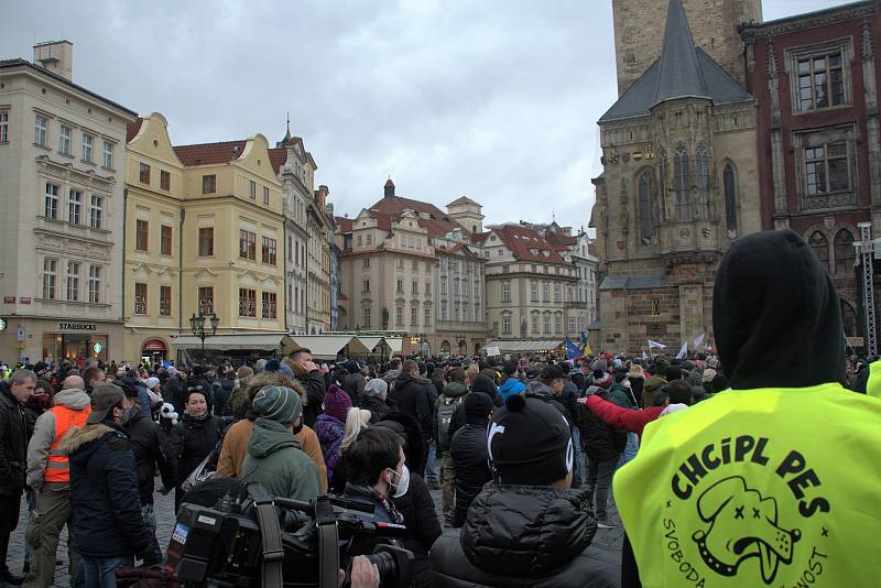 Fotografky ze západu Čech zachytily atmosféru protestů na Staroměstském náměstí