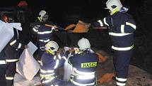 V autocampu Luxor cvičili dobrovolní hasiči z karlovarského kraje záchranu obyvatelstva při živelních pohromách