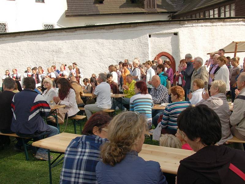 Víkend na hradě Seeberg byl ve znamení 740. výročí a vína.