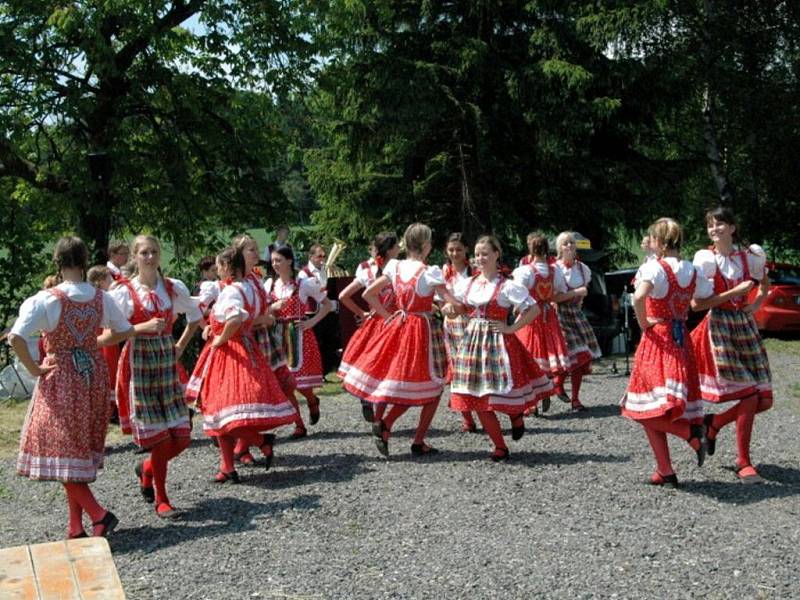 V Lipové funguje několik sdružení, která neustále připravují něco nového a zajímavého