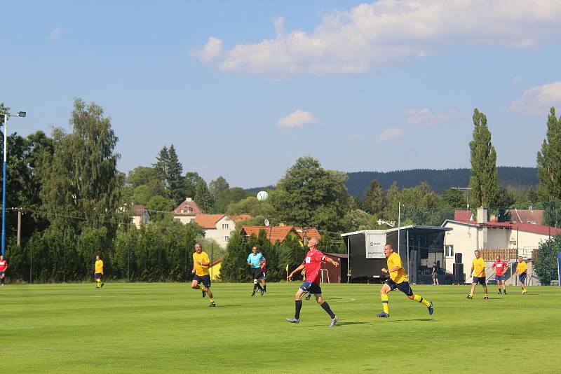 V Dolním Žandově oslavovali fotbalisté třicetileté výročí postupu.
