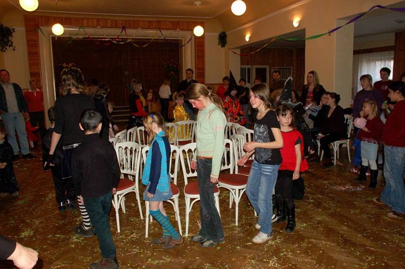 Maškarní ples v Dolním Žandově 