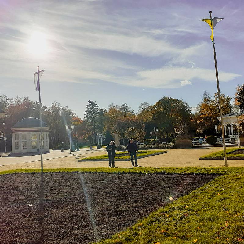 Podzim ve Františkových Lázních láká velkou řadu turistů. Největší klientelu zastupují němečtí návštěvníci, velkou oblibu má město i u tuzemských hostů.