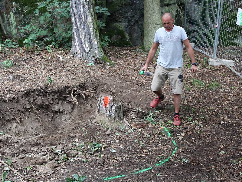 Odborníci se chtějí dozvědět co nejvíce o vyhaslé sopce Komorní hůrkau Františkových Lázní.