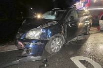 Dvě lehká zranění si vyžádala dopravní nehoda dvou osobních aut na křižovatce silnice první třídy číslo 21 s křižovatkou třetí třídy číslo 21217 u Františkových Lázní.