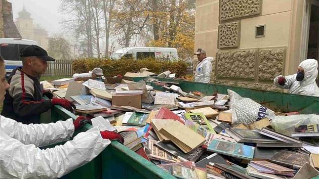 Knihovna musela nechat zlikvidovat tisíce knih.