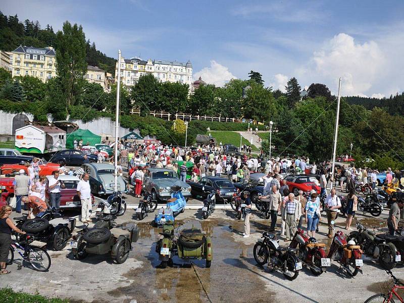 Sraz historických motorových vozidel v sobotu 4. července v Mariánských Lázních