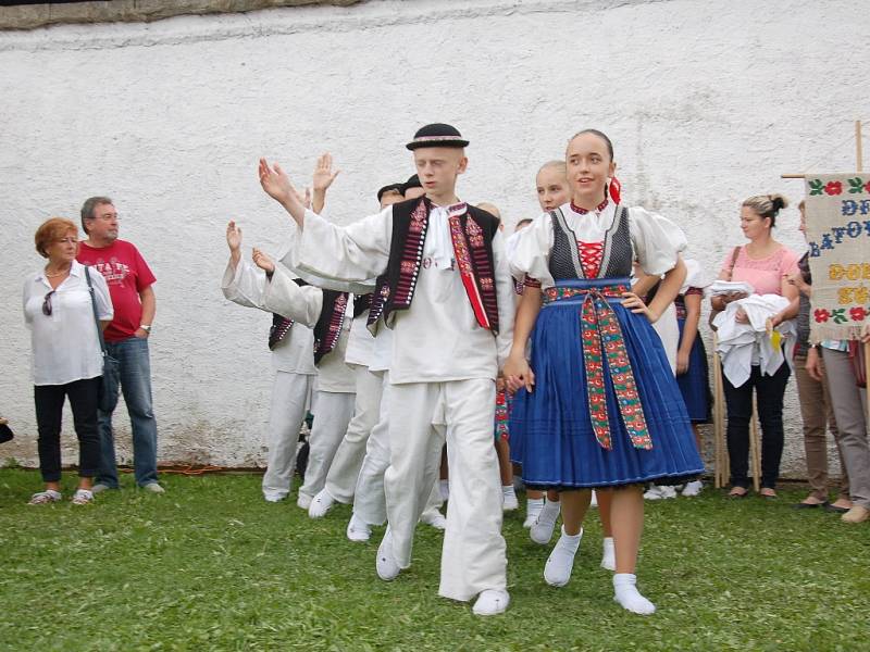 Víkend na hradě Seeberg byl ve znamení 740. výročí a vína.