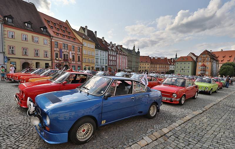 Setkání majitelů vozů Škoda 110R v Chebu.