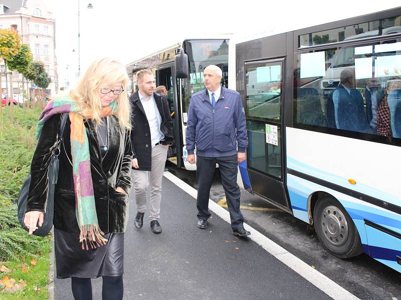 Své názory prezentovali lídři stran a hnutí kandidujících v Karlovarském kraji před veřejností v Bochově. A jak je publikum hodnotilo? Z průzkumu Deníku vyplynulo, že nejvíce zaujali Petr Zahradníček (TOP 09), Olga Haláková (KDU-ČSL) a Jan Bureš (ODS).