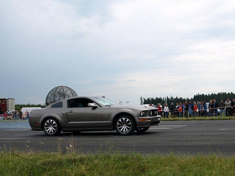 Auto - moto párty na letišti Kříženec Planá u Mariánských Lázní