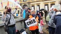 Na chebském náměstí Krále Jiřího z Poděbrad se sešlo kolem stovky lidí, aby vyjádřili nesouhlas s vládou premiéra Andreje Babiše.