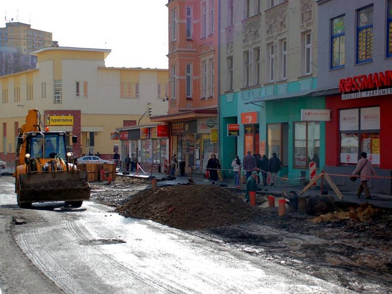 Stavební práce na chebské pěší zóně 10. a 13. března