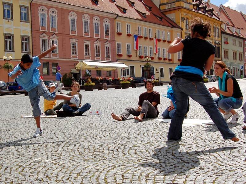 Představení sokolovských dětí na mezinárodním setkání neziskových organizací v Chebu