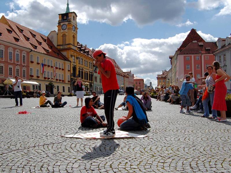 Představení sokolovských dětí na mezinárodním setkání neziskových organizací v Chebu