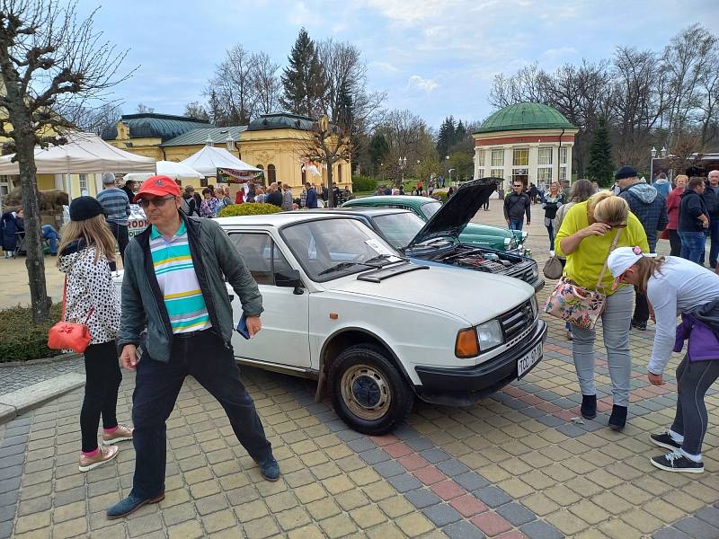 Františkovy Lázně byly plné historických vozidel.