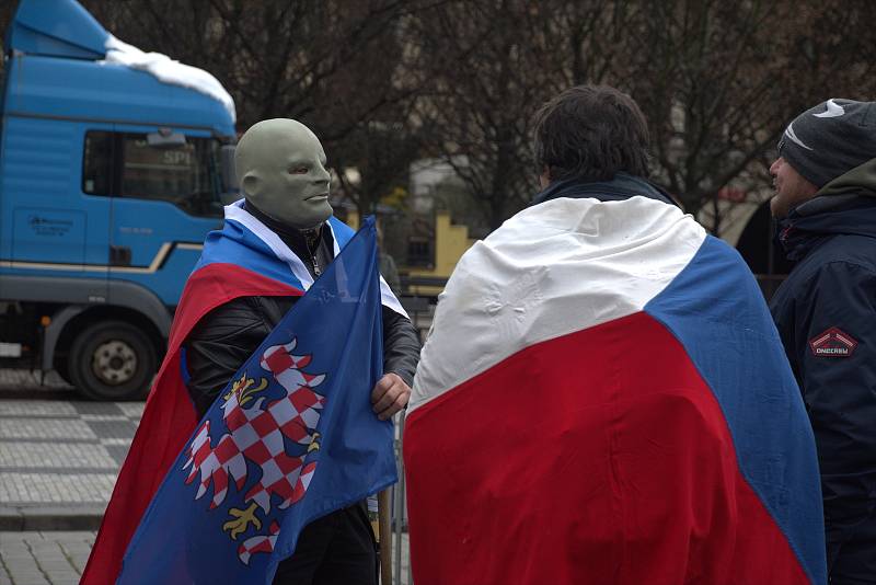 Fotografky ze západu Čech zachytily atmosféru protestů na Staroměstském náměstí