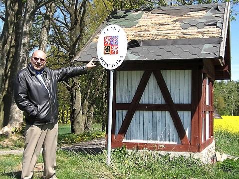 Střechu hraničního přístřešku v Lipové poškodil orkán Kyrill