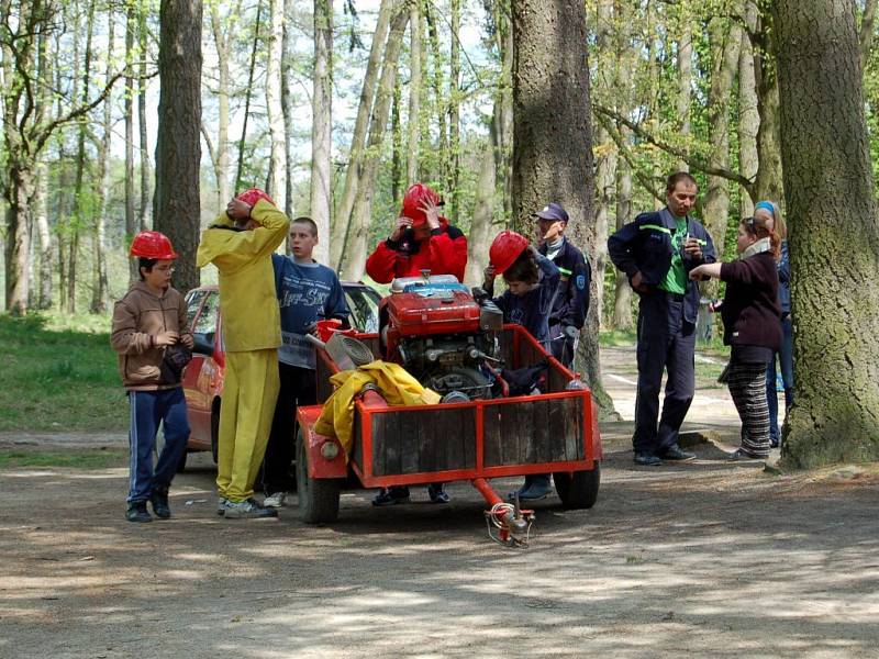 Mladí hasiči soutěžili ve Skalné o Pohár hradu Vildštejn