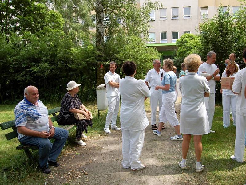 Hodinová výstražná stávka zaměstnanců na Chebsku