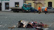 Nepořádek na chebském náměstí Krále Jiřího po silvestrovských oslavách