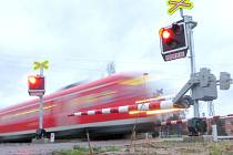 Modernizace železniční trati z Chebu na hranice s Německem za 528,6 milionu korun je dokončena. 