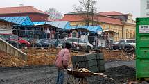 Krátké ohlednutí za výstavbou nového obchodního centra Dragoun v Chebu - začátek stavebních prací