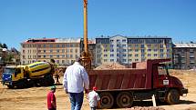 Krátké ohlednutí za výstavbou nového obchodního centra Dragoun v Chebu - budování Intersparu