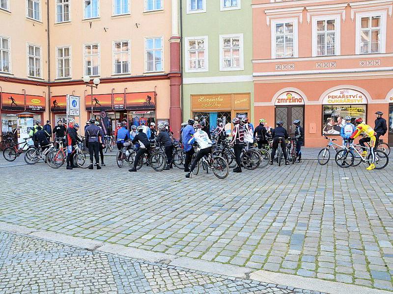 Cyklisté uzamkli sezónu